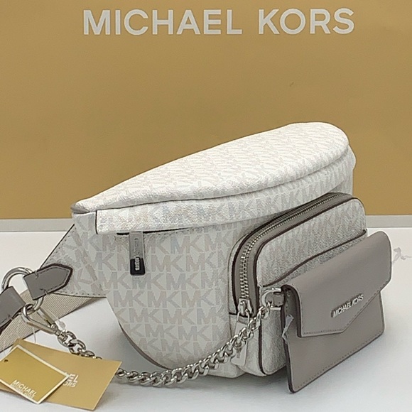 MICHAEL KORS
Maisie Large Logo 2-in-1 Sling Pack
Optic White/Silver 
NWT - Picture 13 of 16